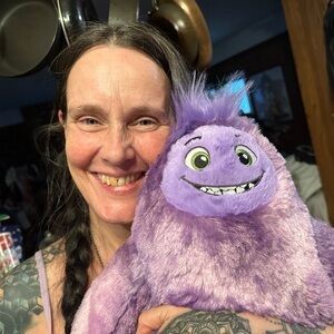 Like for Variety shoe &clothing shows unlisted  low starts @8:45 am cst